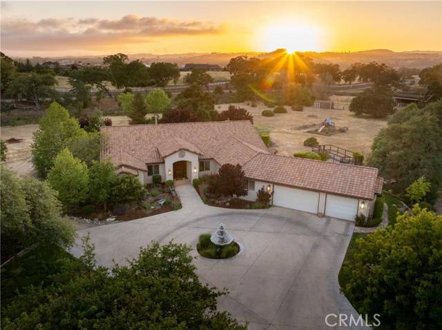 1185 Beaver Creek Lane, Paso Robles, CA 93446