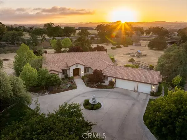 1185 Beaver Creek Lane, Paso Robles, CA 93446