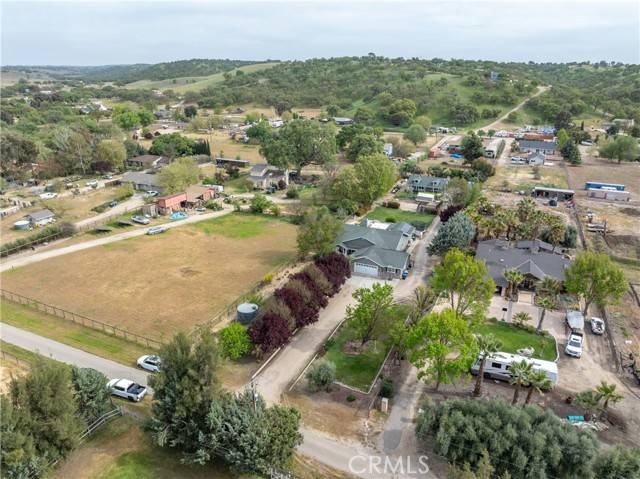 7915 Whispering Trails Place, Paso Robles, CA 93446