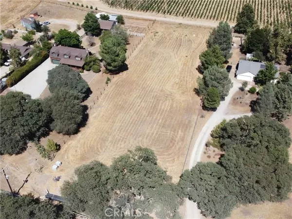 Paso Robles, CA 93446,5710 Fa-Rousse Way