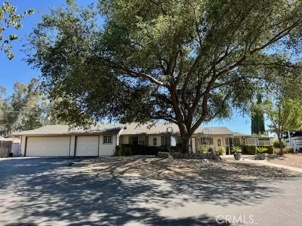 Paso Robles, CA 93446,6895 Chardonnay Lane