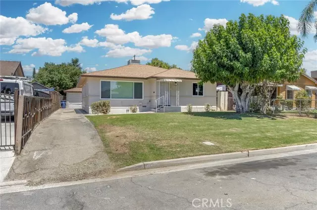 1018 Chester Place, Bakersfield, CA 93304