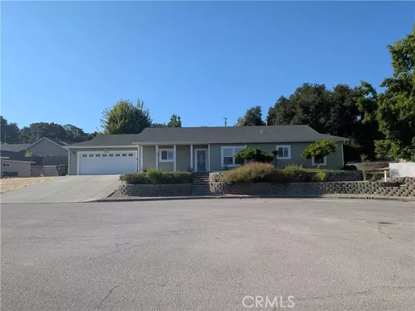 3856 Orillas Way, Atascadero, CA 93422
