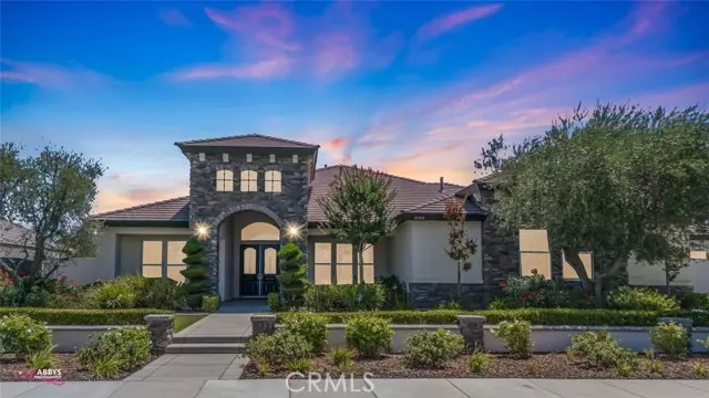 Bakersfield, CA 93314,4104 Woodcastle Way