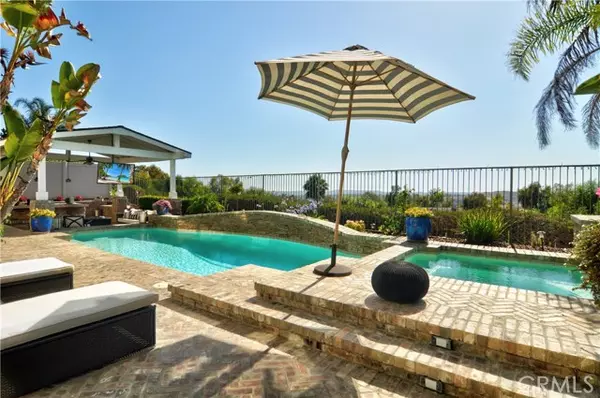 29 Crestview Drive, Rancho Santa Margarita, CA 92688