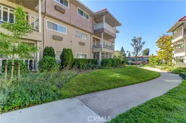 2399 Via Mariposa #1E, Laguna Woods, CA 92637