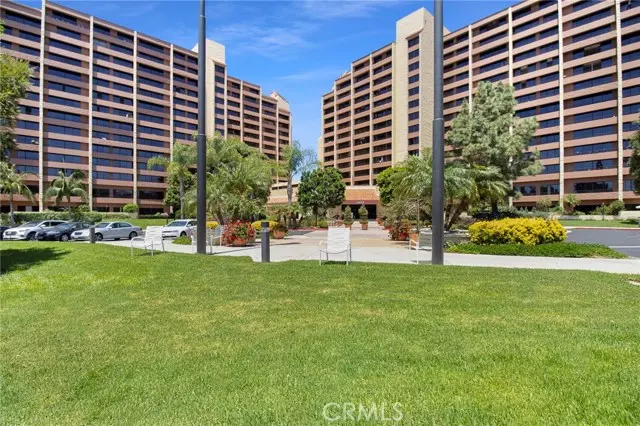 Laguna Woods, CA 92637,24055 Paseo Del Lago #310