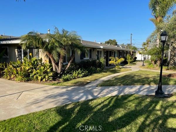 1741 Tustin Avenue #3A, Costa Mesa, CA 92627