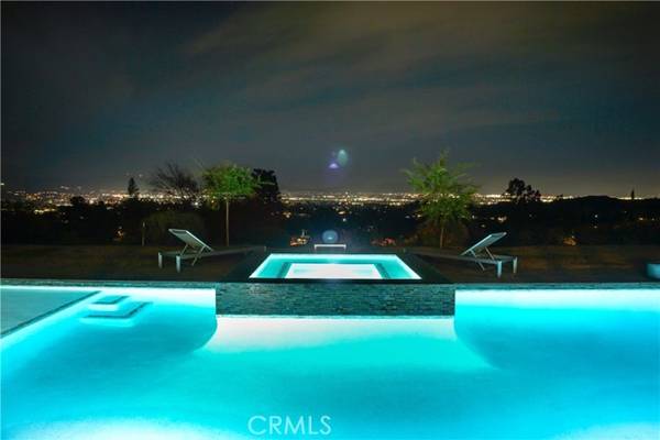 21741 Planewood Drive, Woodland Hills (los Angeles), CA 91364