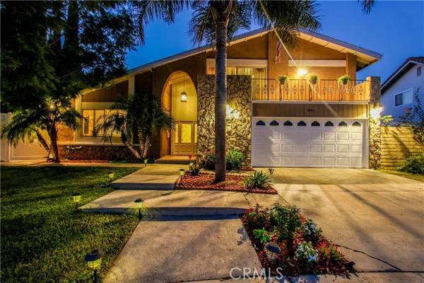 1086 San Pablo Circle, Costa Mesa, CA 92626
