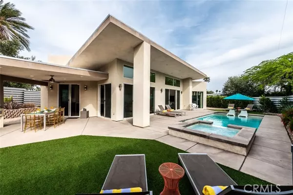 2461 N Junipero Avenue, Palm Springs, CA 92262