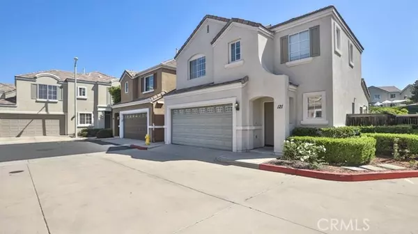 121 Rue Monet, Lake Forest (el Toro), CA 92610
