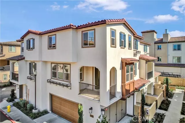 Los Alamitos, CA 90720,10562 Acorn Place