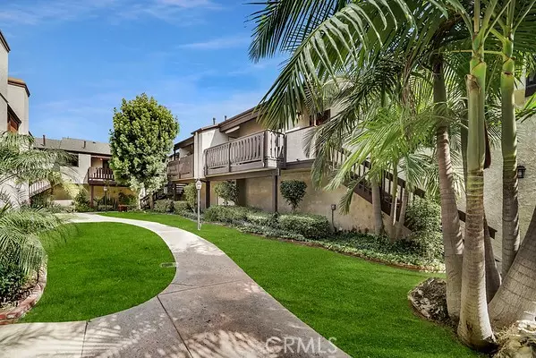 Los Alamitos, CA 90720,3831 Howard Avenue #13