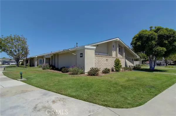 8685 Merced Circle #1014E, Huntington Beach, CA 92646