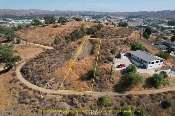 Lake Elsinore, CA 92530,3 Hill Avenue