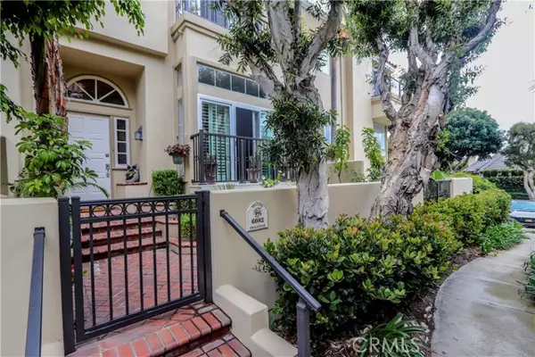 6082 Broadstone Circle, Huntington Beach, CA 92648