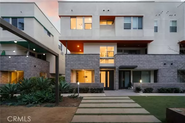 Costa Mesa, CA 92627,636 Channel Way