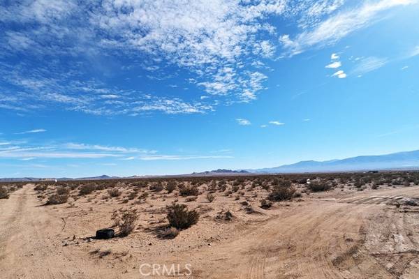 8 Northside Rd, Lucerne Valley, CA 92356