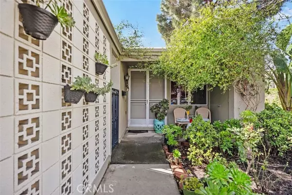 Laguna Woods, CA 92637,74 Calle Aragon #A