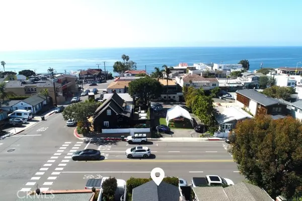 Laguna Beach, CA 92651,1086 Glenneyre Street