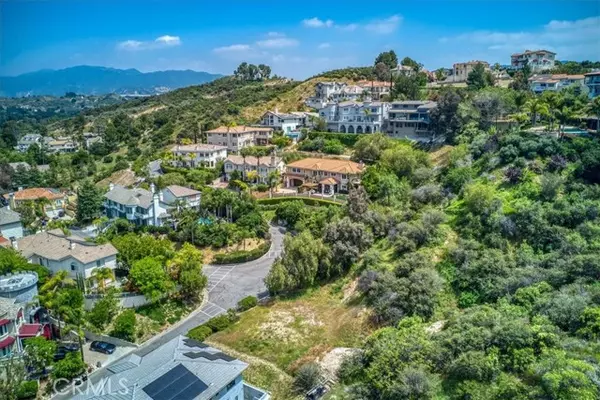 24901 Bella Vista Drive, Newhall (santa Clarita), CA 91321