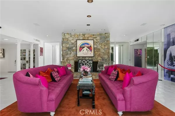 Palm Springs, CA 92262,466 Camino Sur