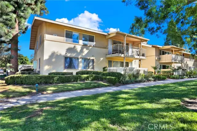 Laguna Woods, CA 92637,136 Avenida Majorca #N