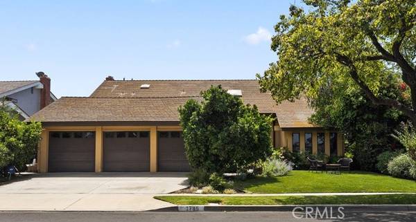 1785 Hummingbird Drive, Costa Mesa, CA 92626