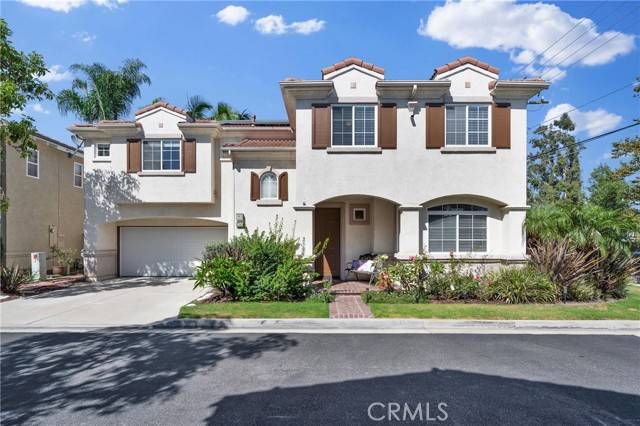 2541 Santa Ana Avenue, Costa Mesa, CA 92627