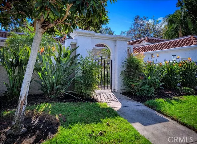 Laguna Woods, CA 92637,5523 Via La Mesa #C