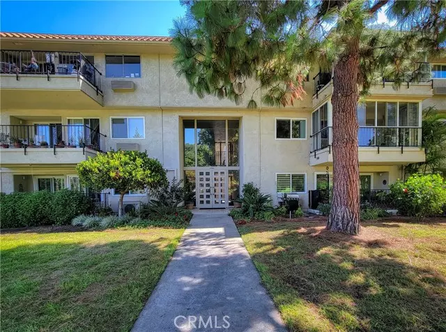 Laguna Woods, CA 92637,2392 Via Mariposa #2C