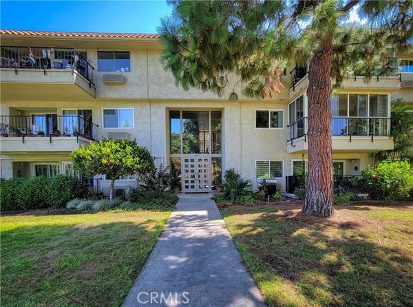 2392 Via Mariposa #2C, Laguna Woods, CA 92637