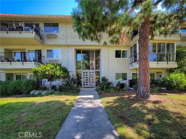 2392 Via Mariposa #2C, Laguna Woods, CA 92637