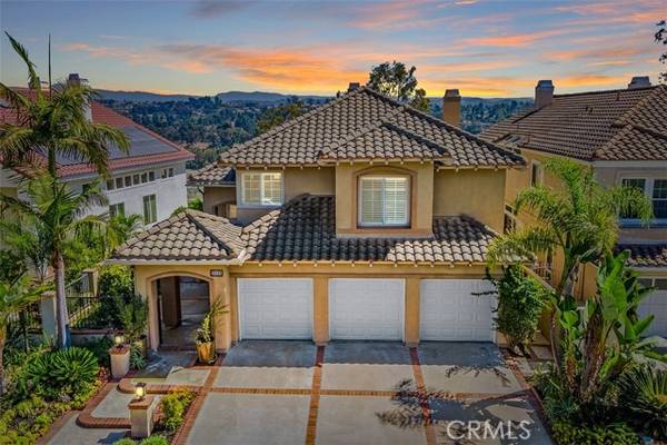 26582 Meadow Crest Drive, Laguna Hills, CA 92653