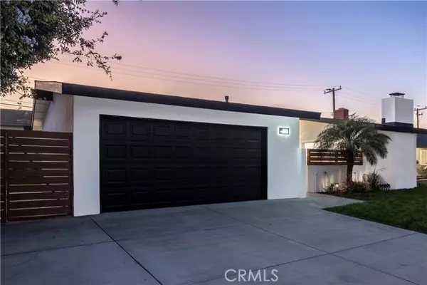 Huntington Beach, CA 92647,15271 Yorkshire Lane