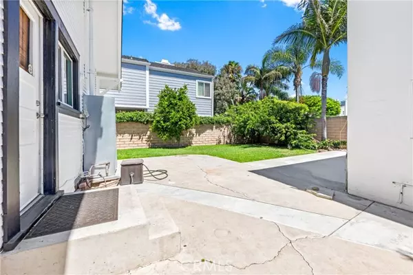 Huntington Beach, CA 92648,1106 Acacia Avenue