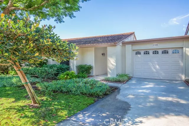 Laguna Woods, CA 92637,3185 Via Buena Vista #B