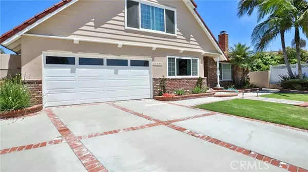 21372 Pensacola Circle, Huntington Beach, CA 92646