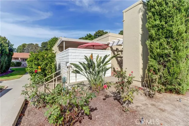 Laguna Woods, CA 92637,2076 Ronda Granada #D