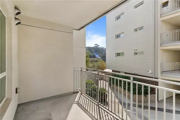 Los Angeles, CA 90094,12655 Bluff Creek Drive #204