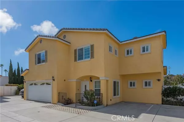 449 Hamilton Street #D, Costa Mesa, CA 92627