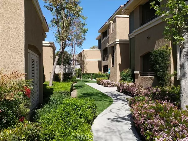 Aliso Viejo, CA 92656,22681 Oakgrove Drive #427