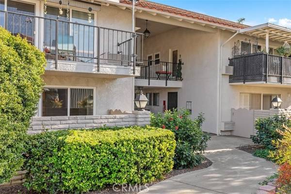 2271 Via Puerta #D, Laguna Woods, CA 92637