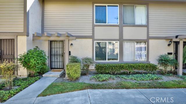 521 W Alton Avenue #26, Santa Ana, CA 92707