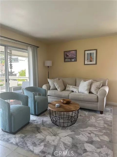 San Clemente, CA 92672,308 Avenida Granada