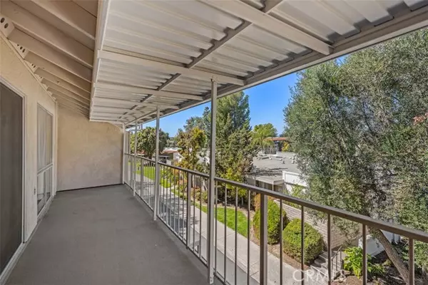 Laguna Woods, CA 92637,2287 Via Puerta #P