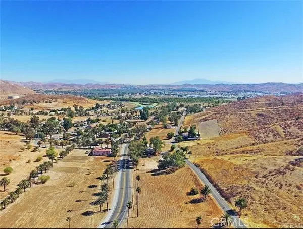 Lake Elsinore, CA 92530,1 Sky Line