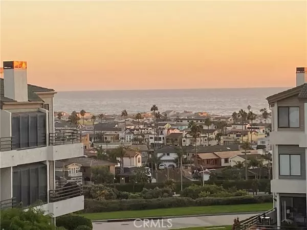 220 Nice Lane #207, Newport Beach, CA 92663