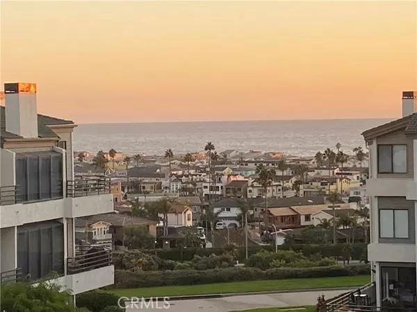 220 Nice Lane #207, Newport Beach, CA 92663